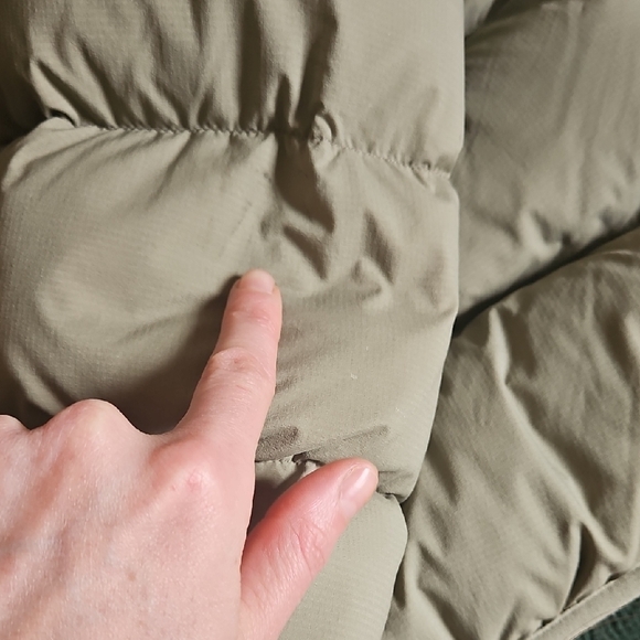 Filson Down Hooded Puffer Jacket in Light Sage - Picture 6 of 10